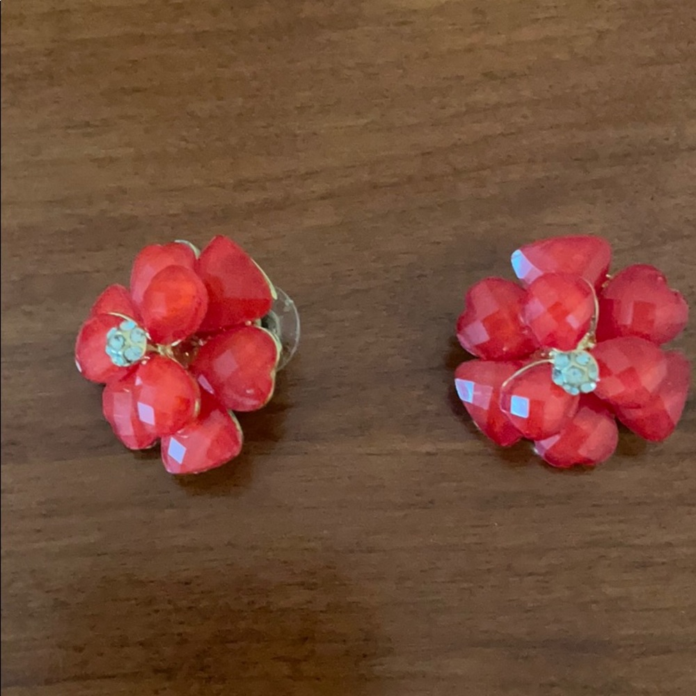 Fun red flower statement earrings - Picture 2 of 3